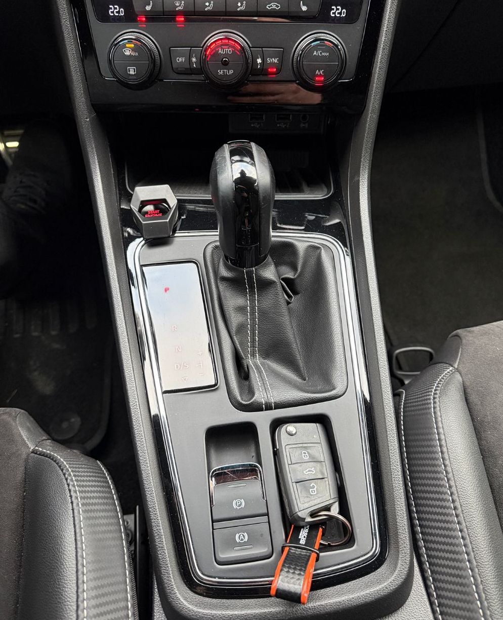 Zunanja slika - Seat Leon - 2.0TSI DSG 4x4 CUPRA-LED-VIRTUAL-NAVI-ACC-BLACK - 11