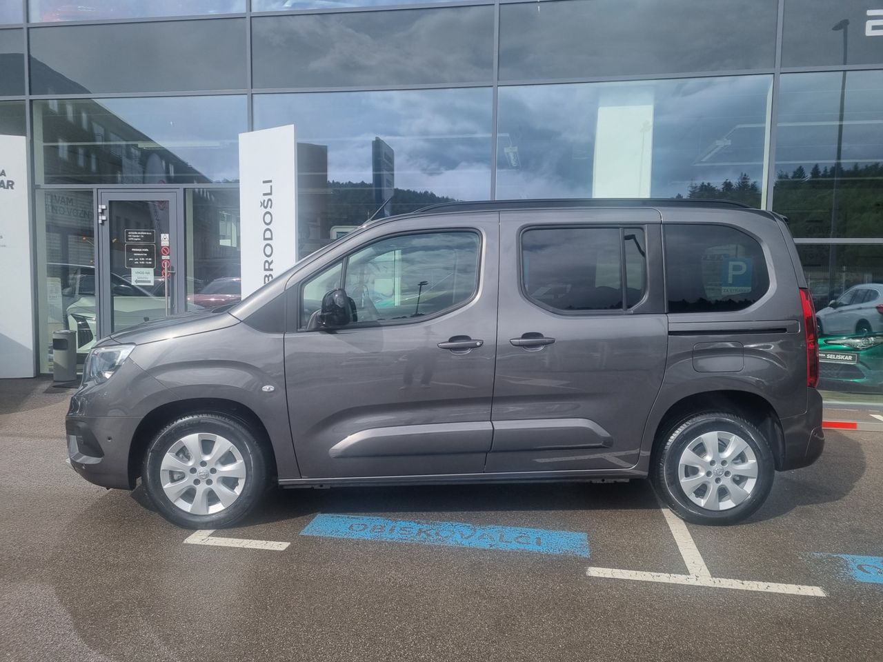 Zunanja slika - Opel Combo - LIFE EV 100KW - 3.000€ SUBVENCIJE - VOZILO JE NOVO - 14