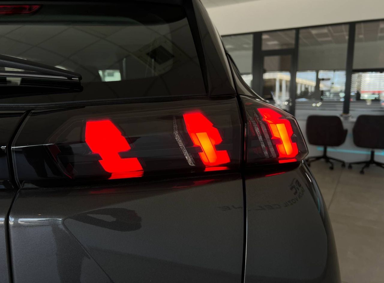 Zunanja slika - Peugeot 2008 - 1.2-JAMSTVO-1.LASTNIK-ODLIČEN-OBROK ŽE OD 137€ - 19