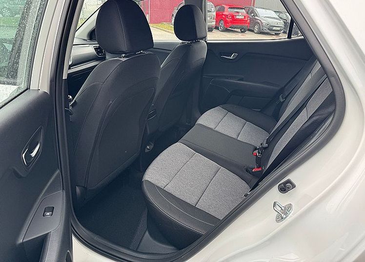 Zunanja slika - KIA Stonic - 1.2 DPI LX Urban+ M T + ZIMSKE GUME ZA 1 € + 30° - 5