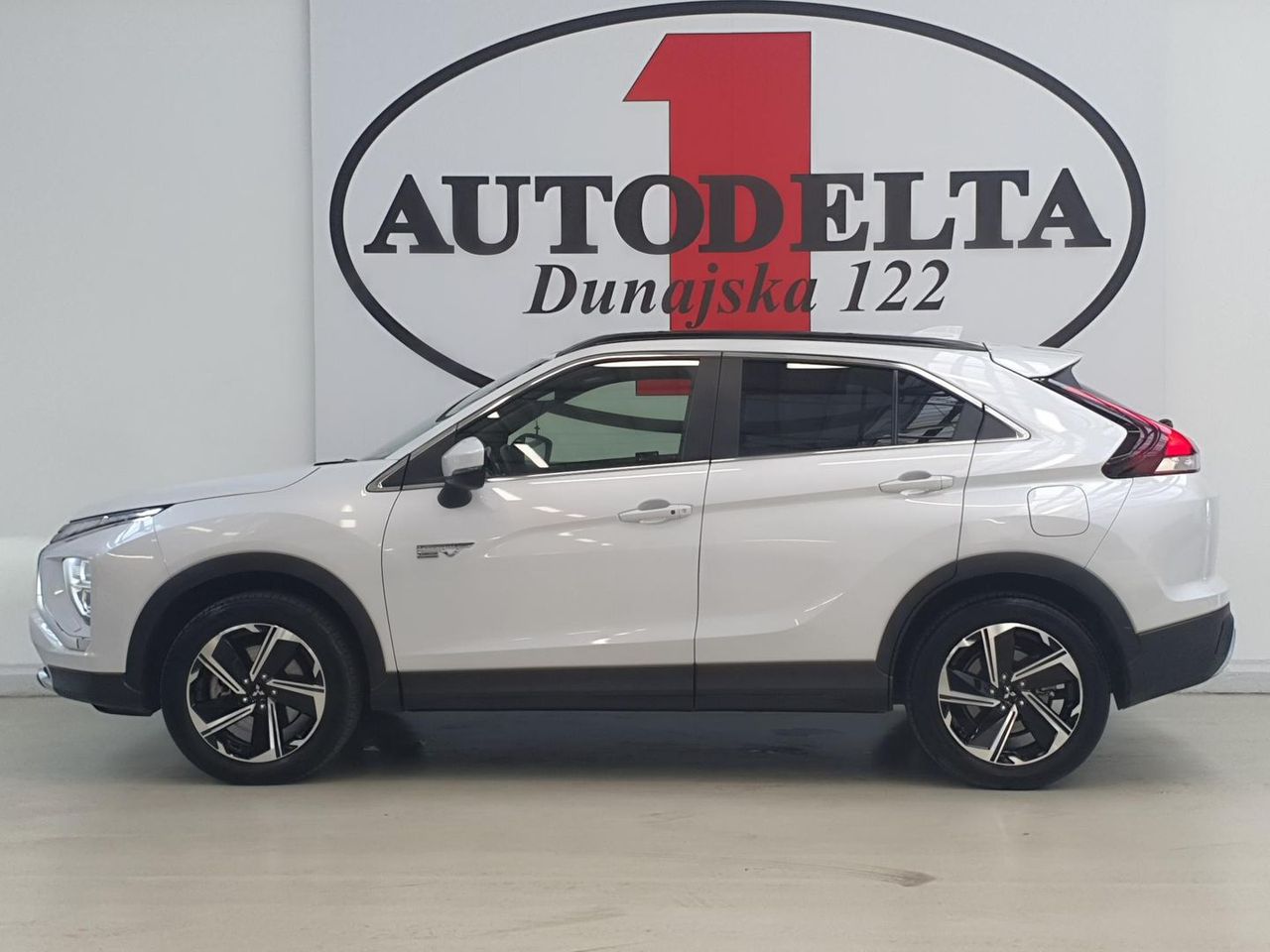 Zunanja slika - Mitsubishi Eclipse - Cross 4WD 2,4 PHEV Instyle+ CVT - 3