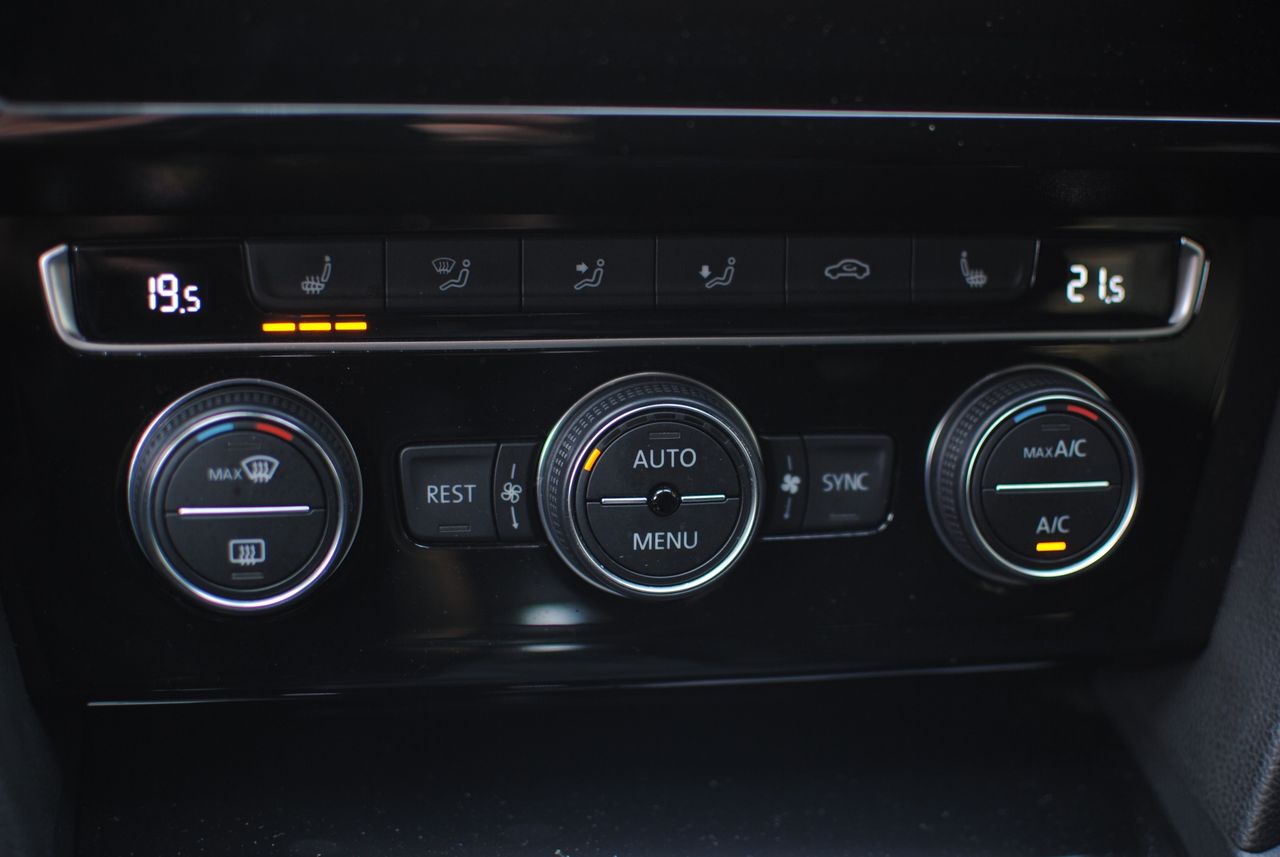 Notranja slika - VW Arteon - 2,0 TDI BMT Elegance DSG - 22