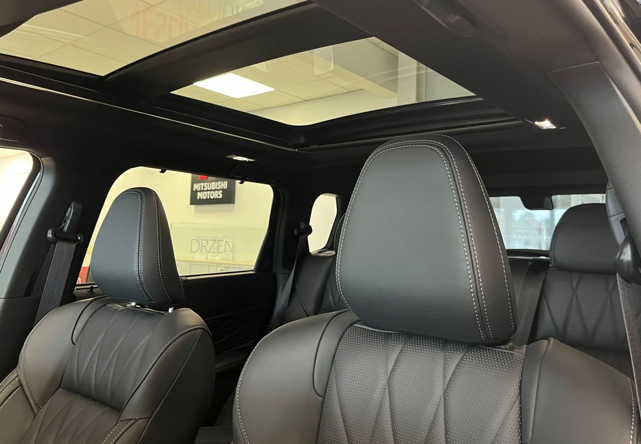 Zunanja slika - Mitsubishi Outlander - Black Edition PHEV 4WD 2.4  Avt. - NA ZALOGI - - 14
