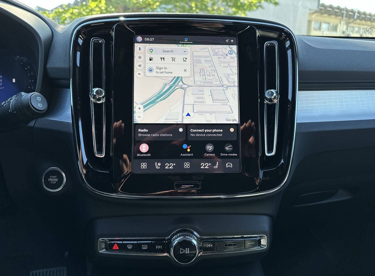 Zunanja slika - Volvo XC40 - B3P Plus Dark Avt. - 17