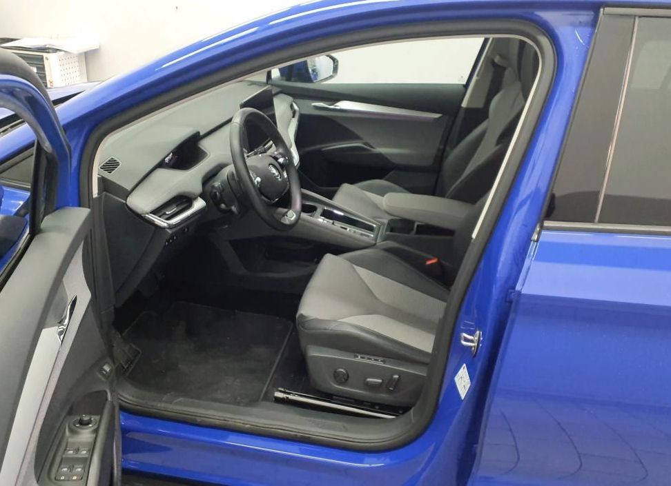 Notranja slika - Škoda Enyaq - IV 132kW.KAMERA.KLJUKA.LED.NAVI.GRE.SED-3000 SUBVENCI - 12