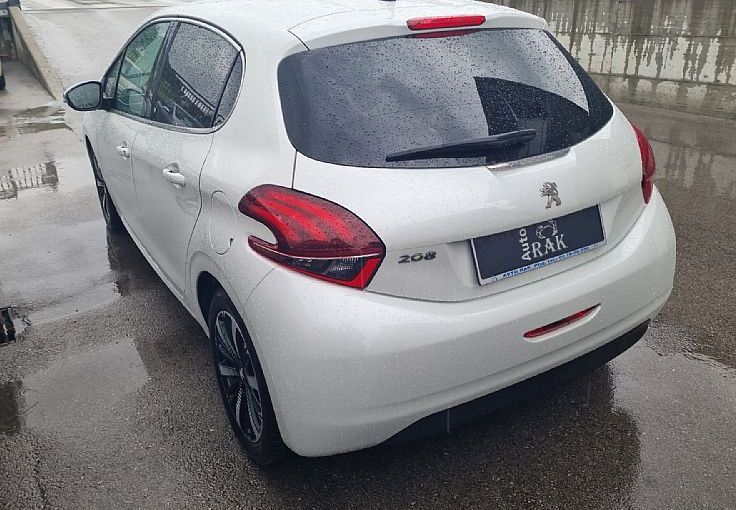 Zunanja slika - Peugeot 208 - 1.2 PureTech 83 S S Allure  67674KM.SERVISNA - 5