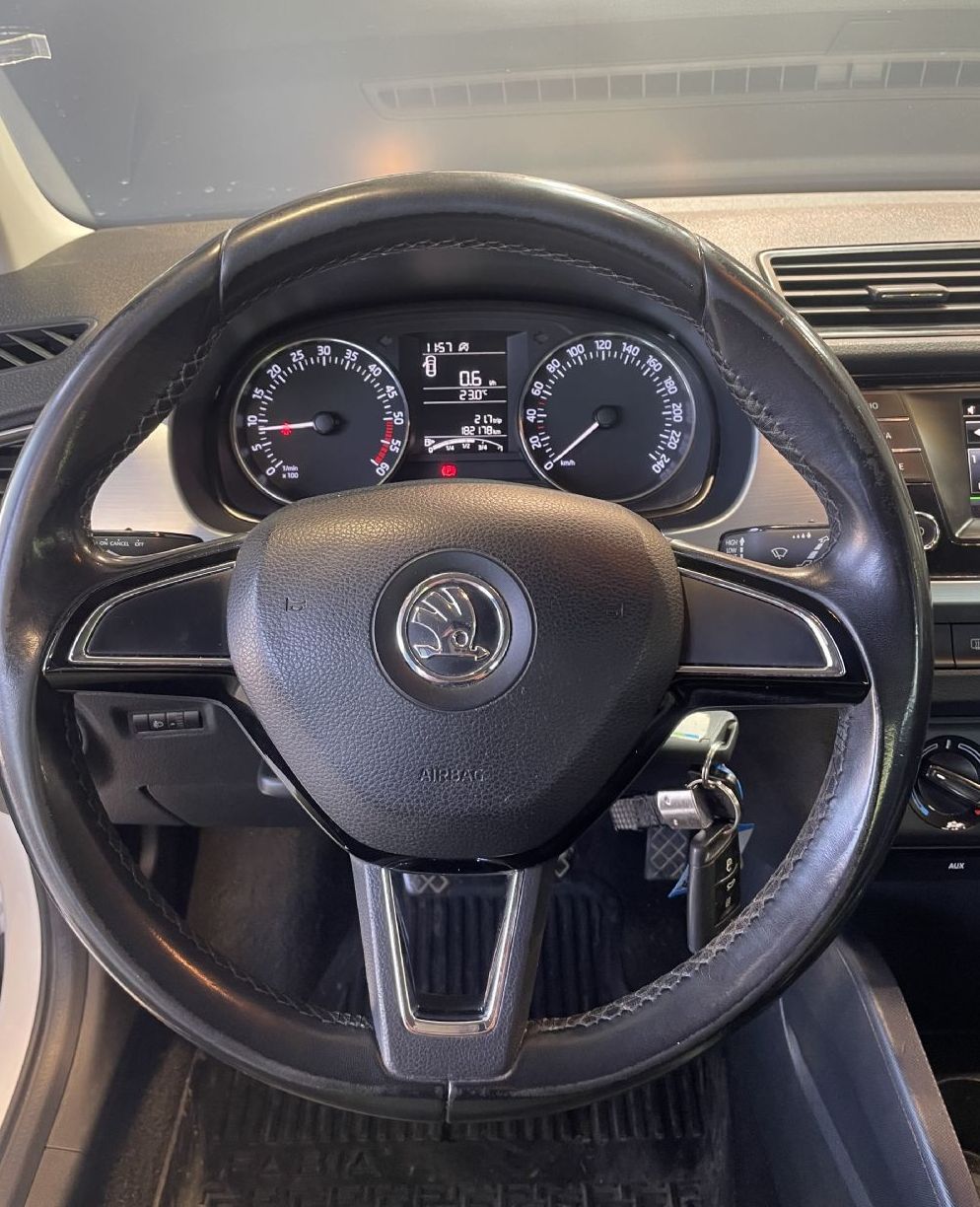 Zunanja slika - Škoda Fabia - 1.4TDI-KLIMA-TEMPOMAT-TOUCH SCREEN - 7