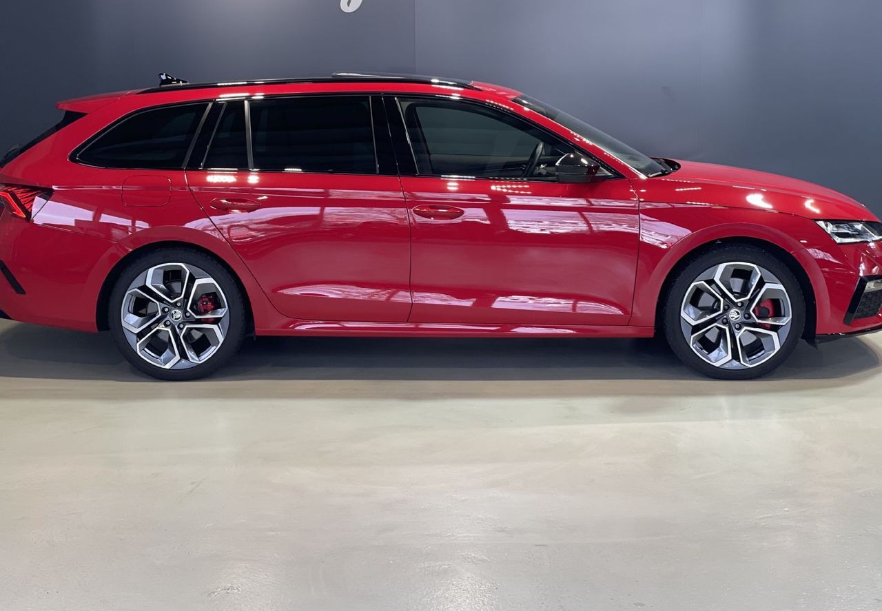 Zunanja slika - Škoda Octavia - RS-VIRTUAL-PANORAMA-NAVI-HALJENJE SED-ALCANTARA - 4