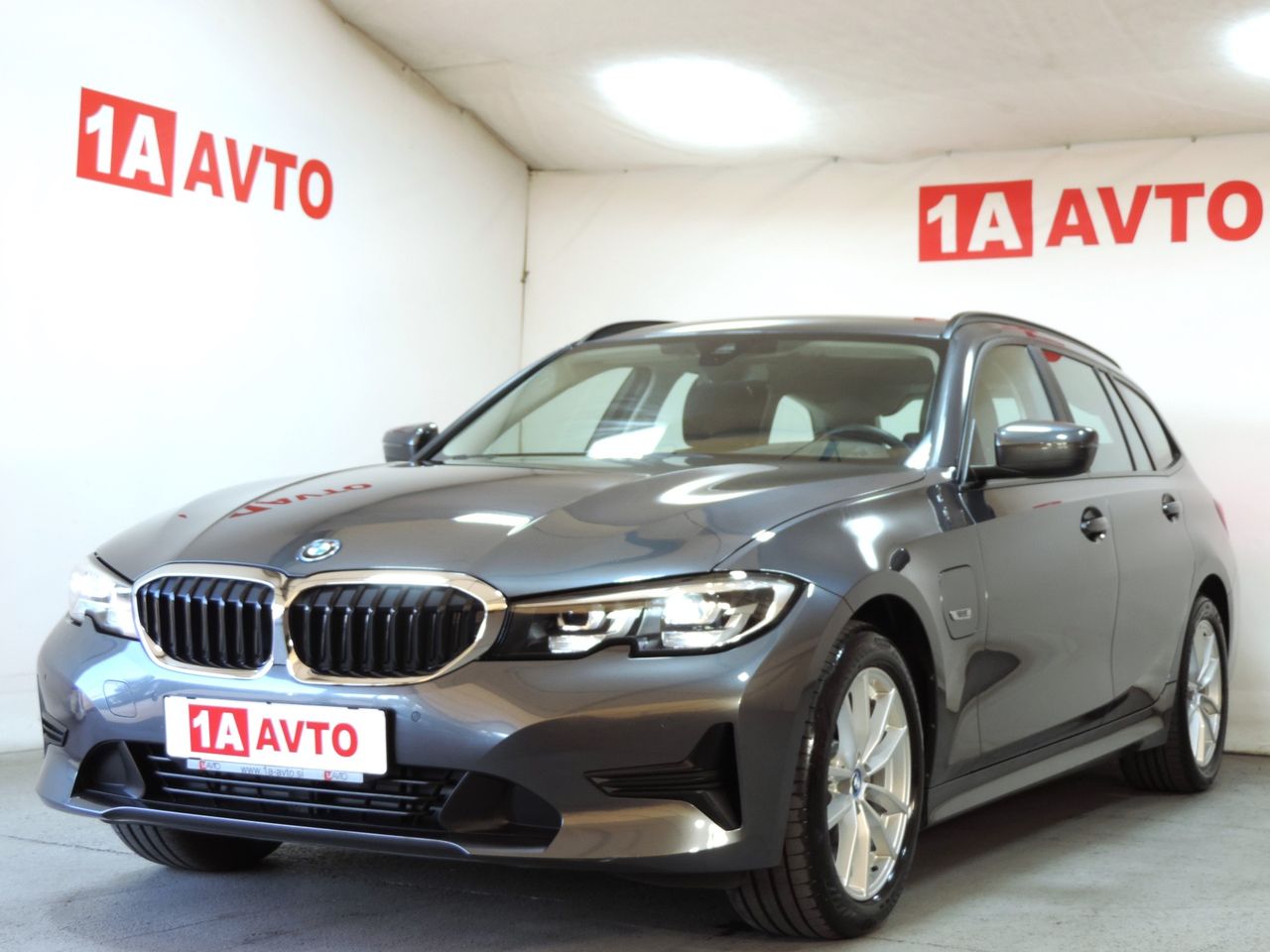 Zunanja slika - BMW Serija 1 - serija 3 Touring 320E xDrive (A/T) LED-KAMERA-COCPIT - 13