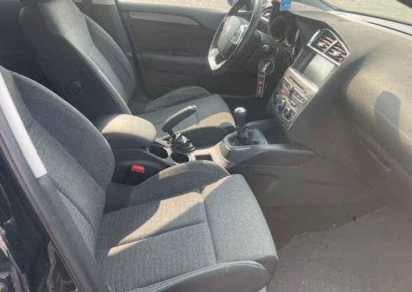 Zunanja slika - Citroën C4 - 1.2 PureTech 110 Feel.VELIK SERVIS.SAMO 103.000 KM - 11