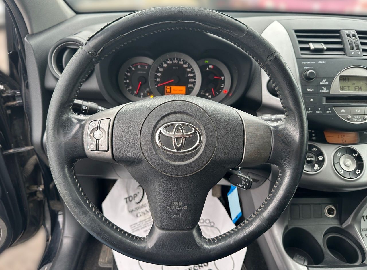Zunanja slika - Toyota RAV4 - 2.2 D4D 4WD SLOVENSKI XENON TEMPOMAT KLIMA KLJUKA - 14