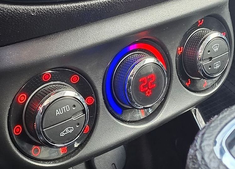 Zunanja slika - Opel Corsa - 1.6 TURBO OPC LED-ALU PLATIŠČA-RECARO - 17