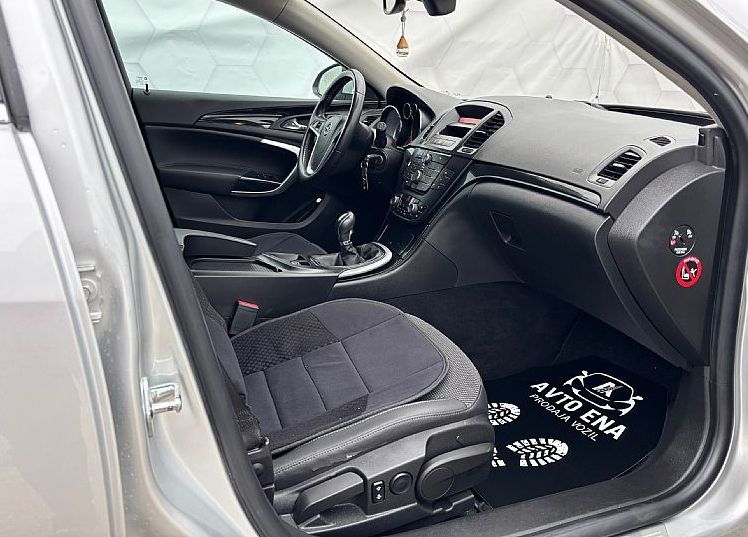 Zunanja slika - Opel Insignia - 2.0 CDTI 118KW AWD - XENON - GRETJE - PDC - 9