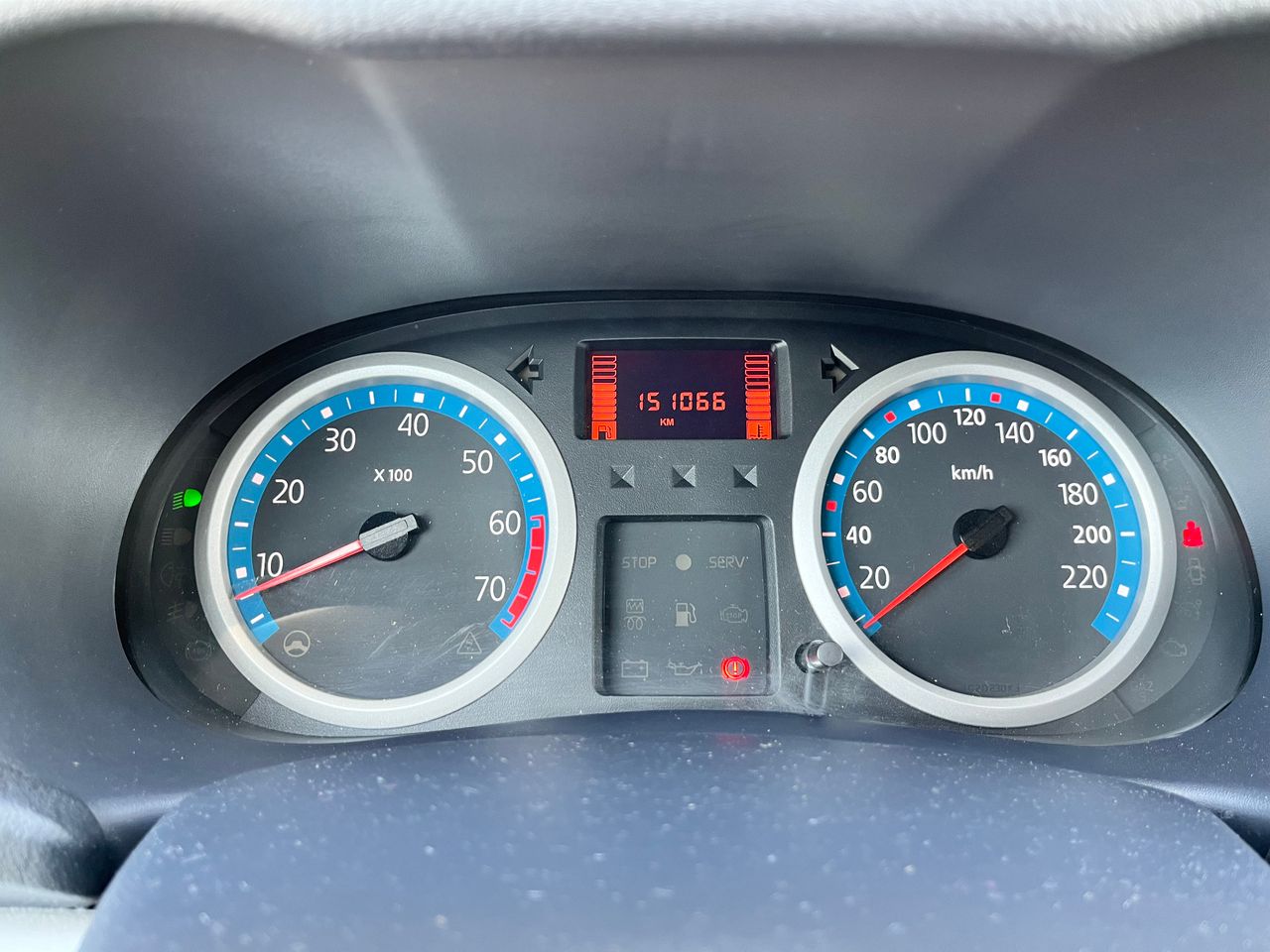 Notranja slika - Renault Clio - 1,2 16V Extreme - 9