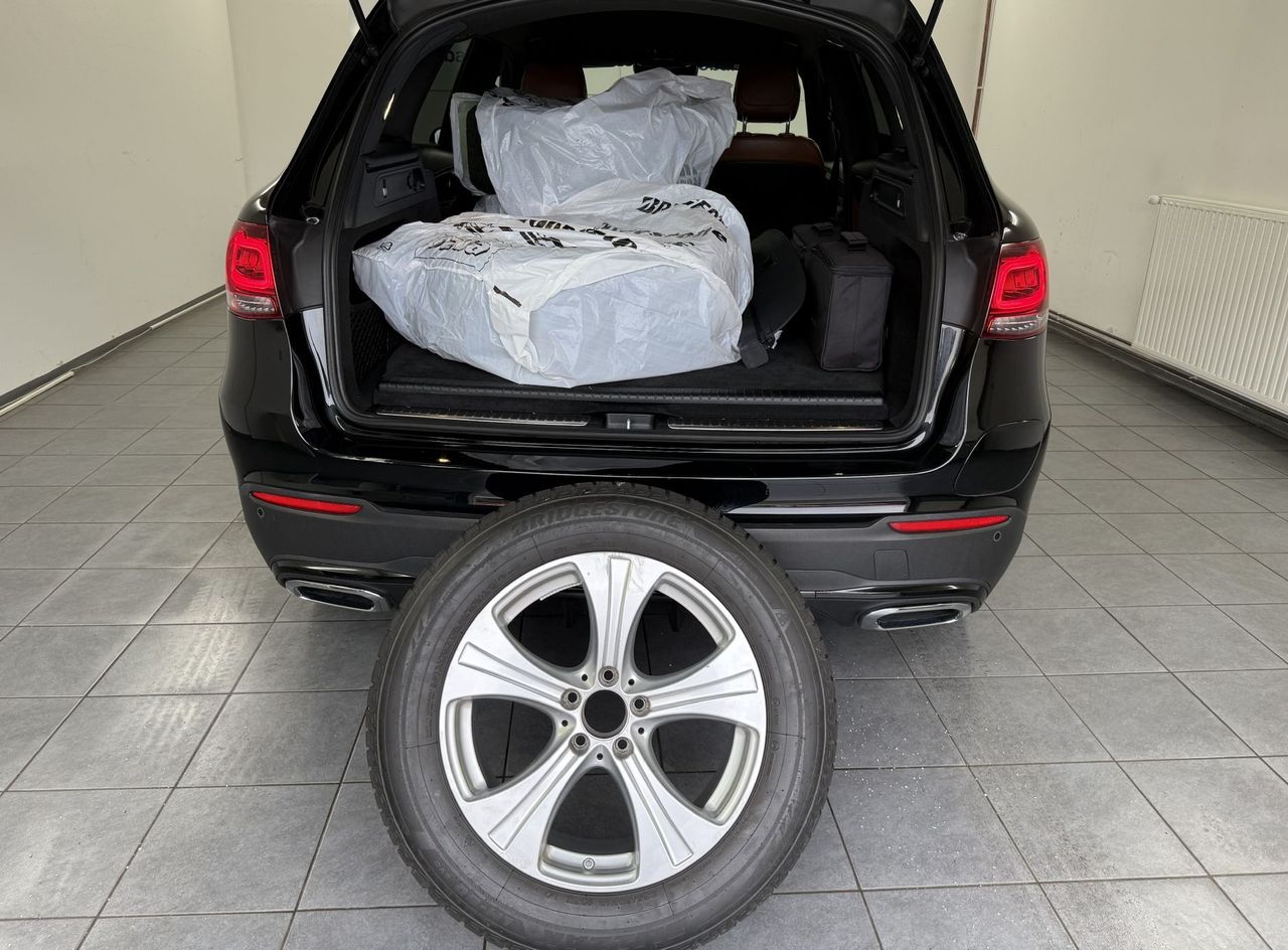 Zunanja slika - Mercedes-Benz GLC-Razred - GLC 300 e 4MATIC AMG.NEMŠKI+4ALU.USNJE.LED.KAMERA - 11