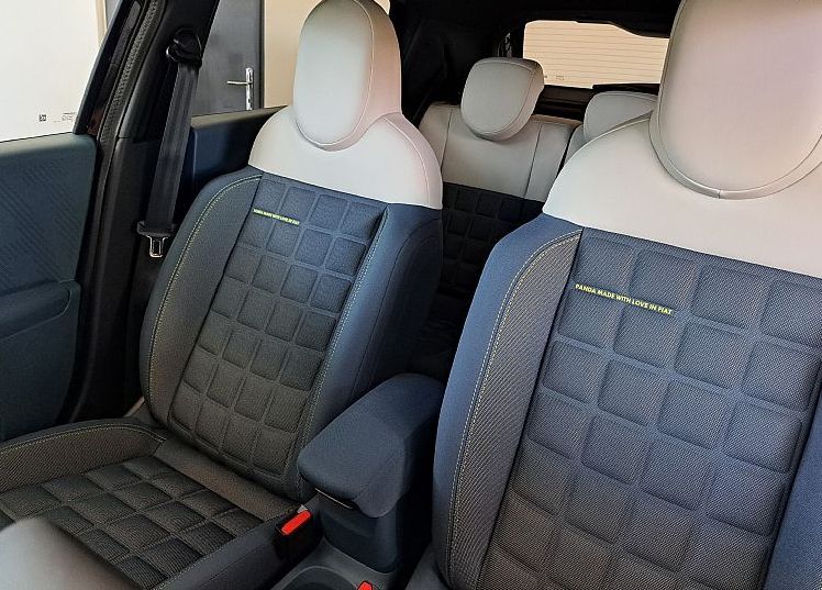 Zunanja slika - Fiat Grande Panda - 1.2 T-Gen3 110 AT 6 La Prima - 4