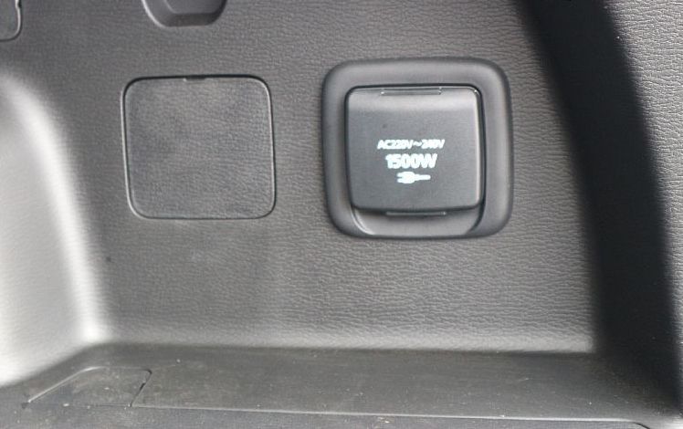 Zunanja slika - Mitsubishi Outlander - 2.4 PHEV Intense Auto 4WD - 11