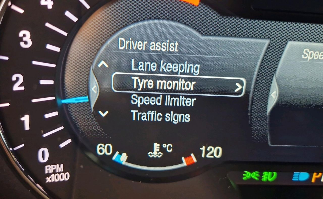 Zunanja slika - Ford S-MAX - 2.5 Hybrid FHEV Titanium AVT-NAVI-PDC-KEYLES-ZIM.P - 24