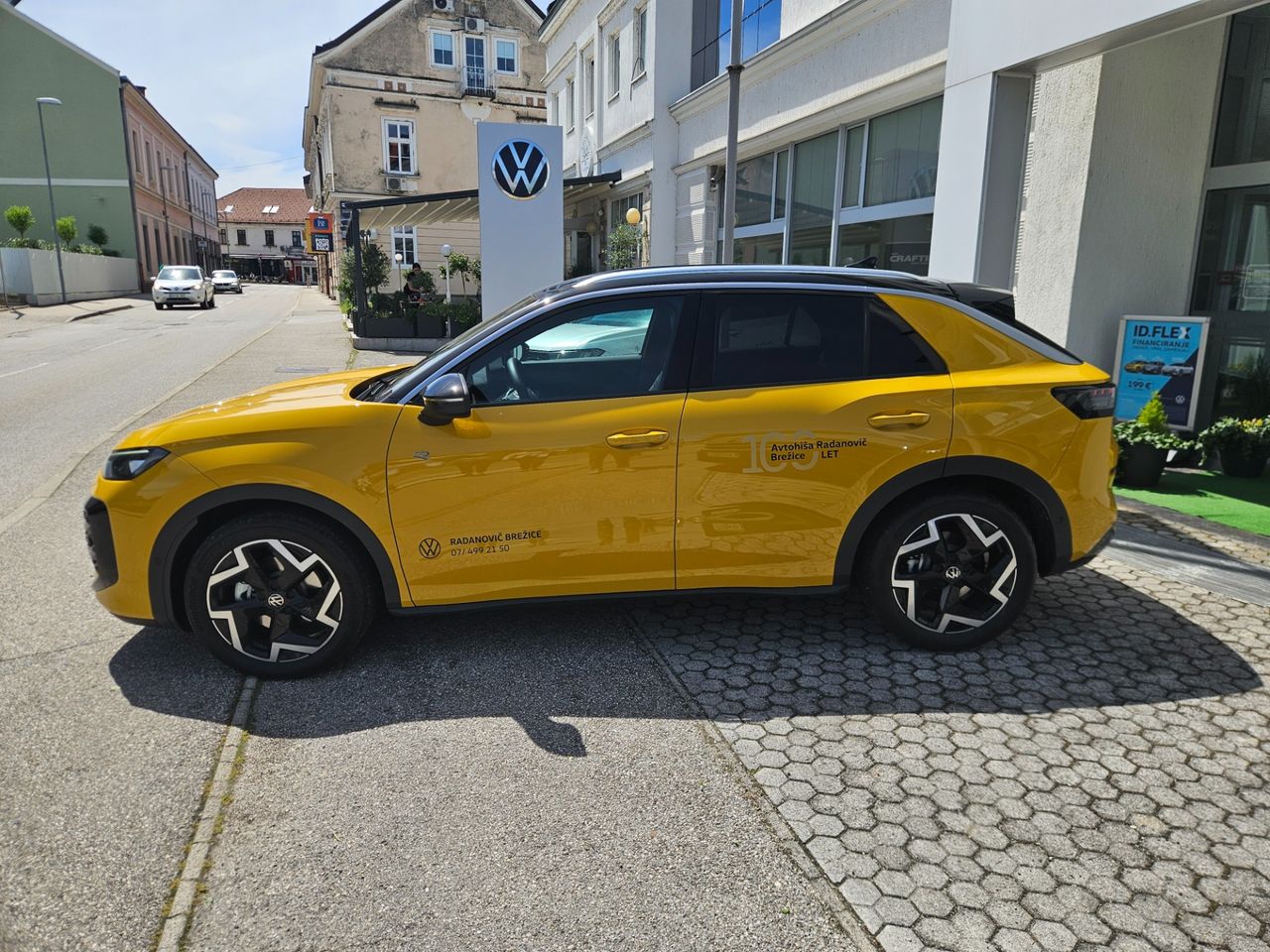 Zunanja slika - VW T-Roc - 1.5 eTSI R-Line DSG - 5