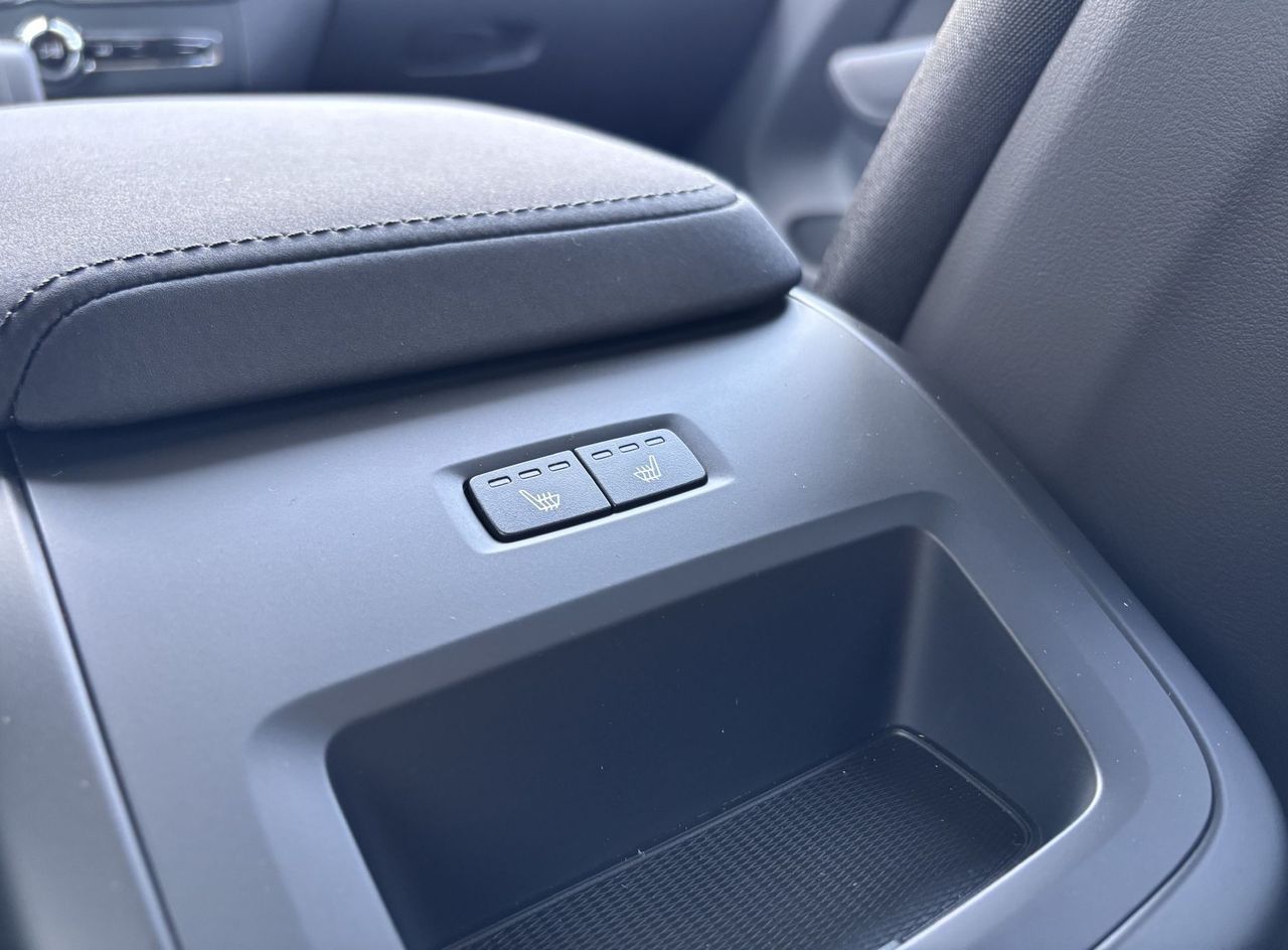 Zunanja slika - Volvo XC60 - B5P  Core AT AWD 3 leta garancije + 3 servisi - 13