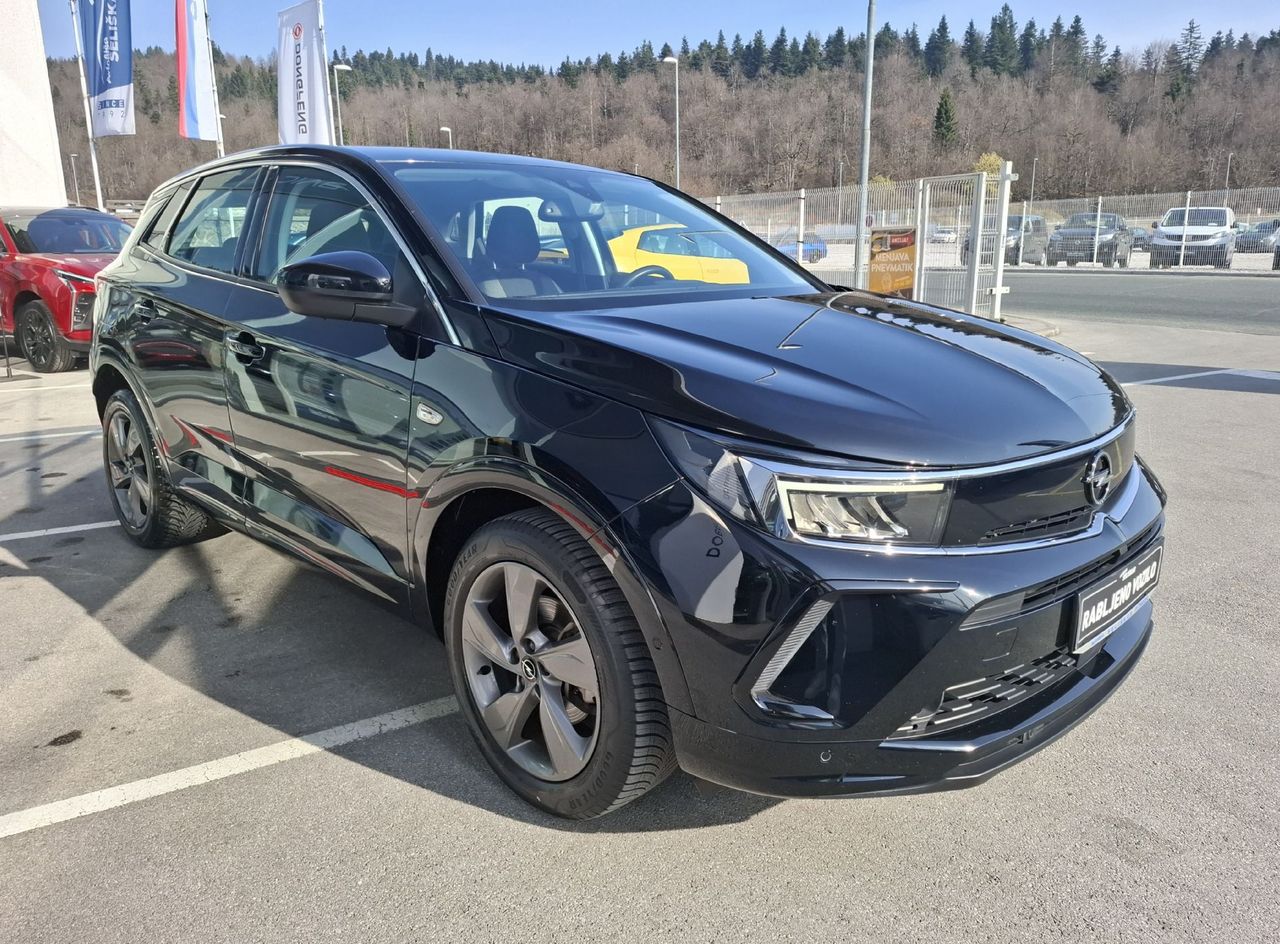 Zunanja slika - Opel Grandland - 1.2 TURBO 96KW - LEPO OHRANJEN - POTRJENA SERVISNA - 3