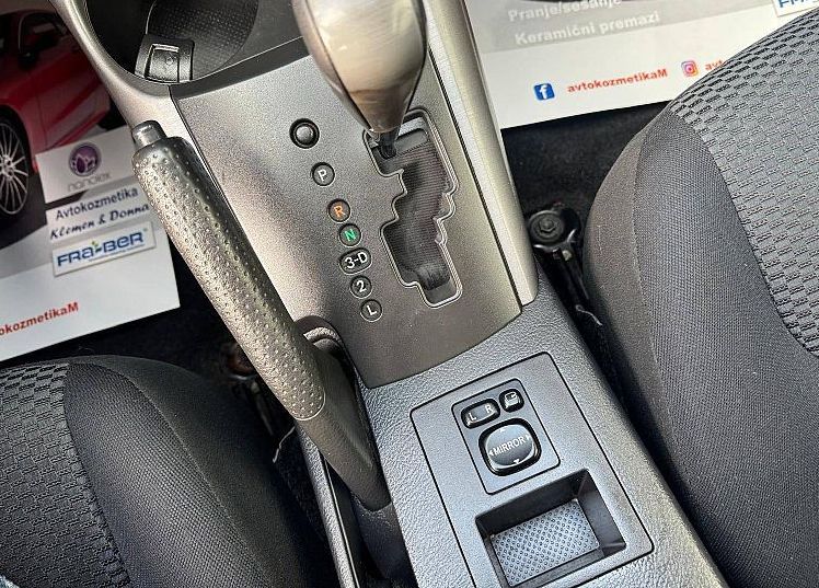 Zunanja slika - Toyota RAV4 - 2.0 Limited Aut. 4x4 - 11