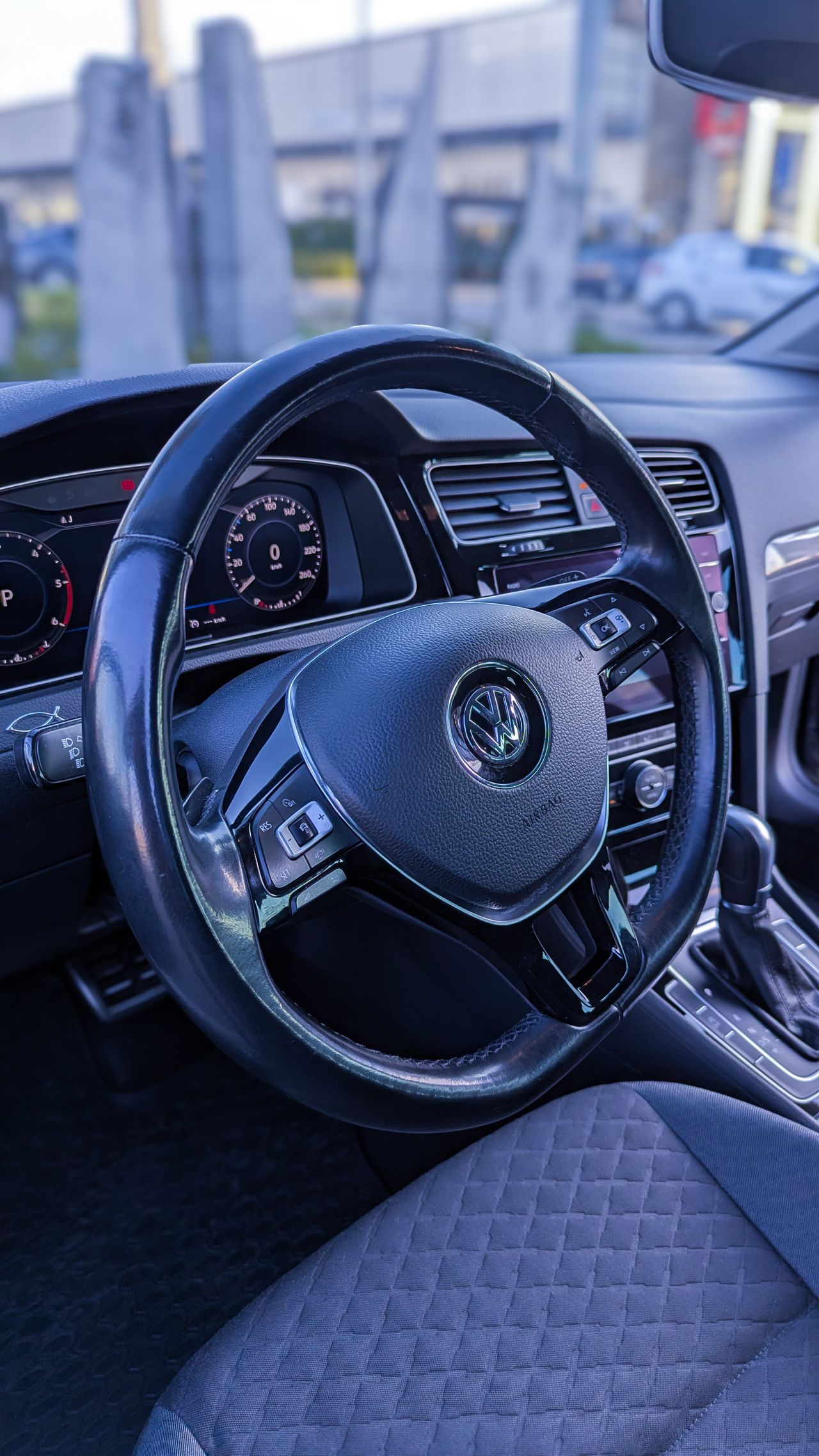 Notranja slika - VW Golf - 1,0 TSI BMT Trendline - 20