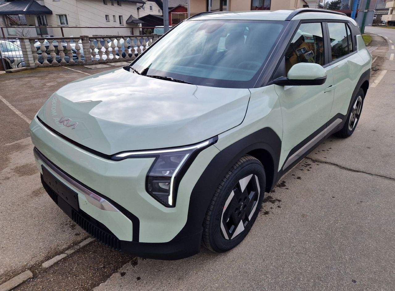 Zunanja slika - KIA EV3 - STAR 58.3 kWh baterija - 3
