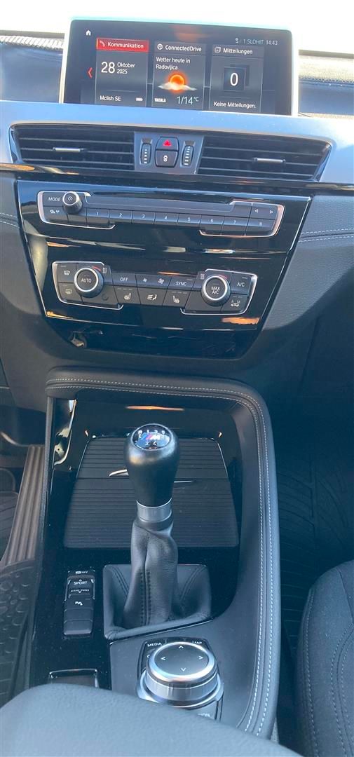 Notranja slika - BMW X2 - sDrive18i - 6