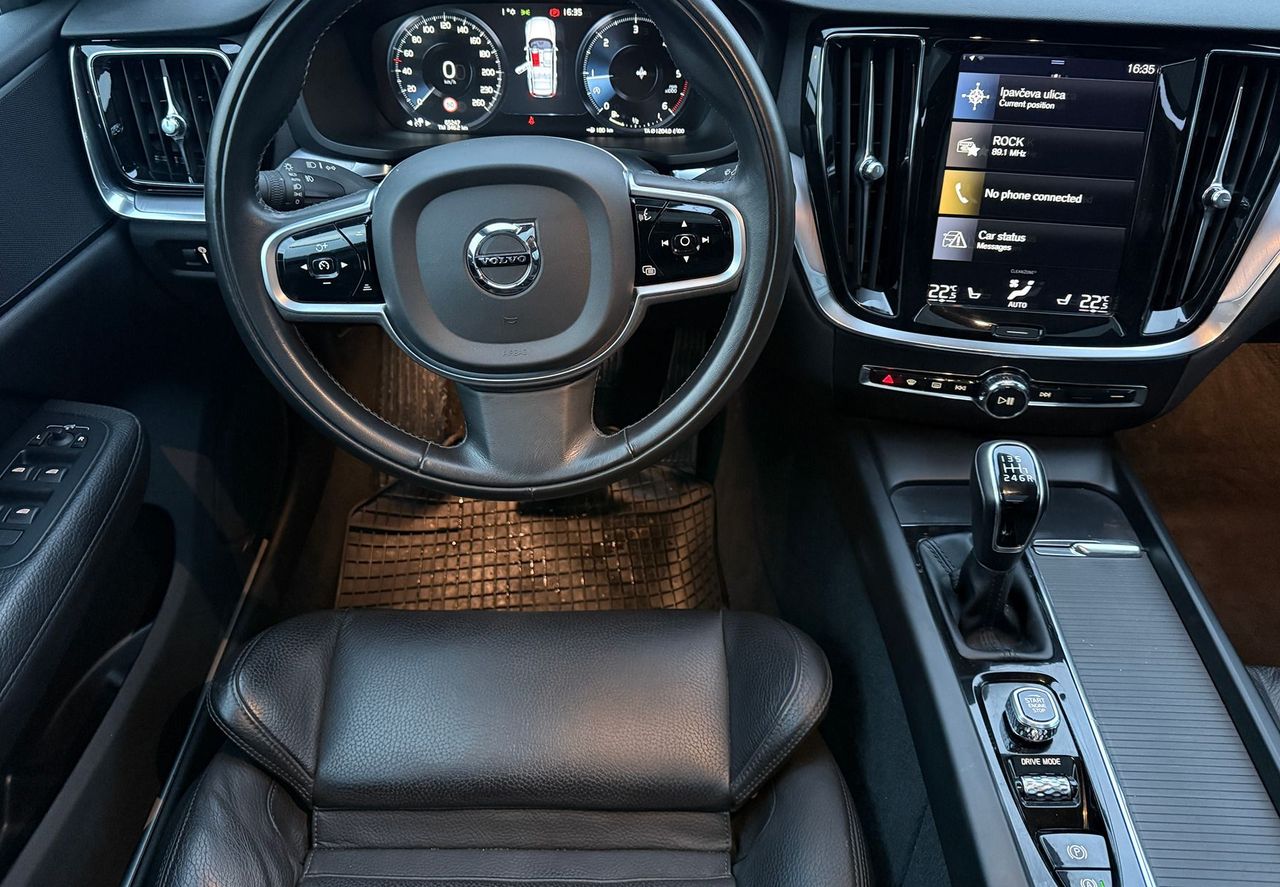 Zunanja slika - Volvo V60 - D4 PANO-FullLED-Usnje-KAM-Mkot-PDC-Gretje-KljukaDE - 8
