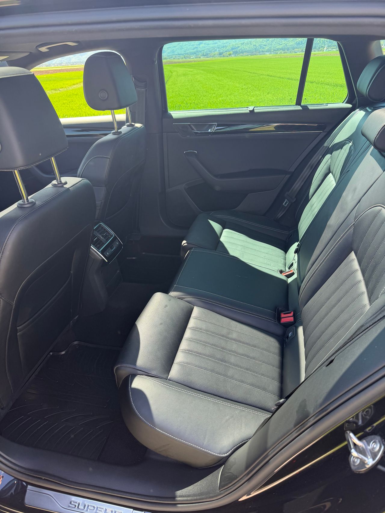 Notranja slika - Škoda Superb - Combi 1,5 TSI L&K DSG - 11