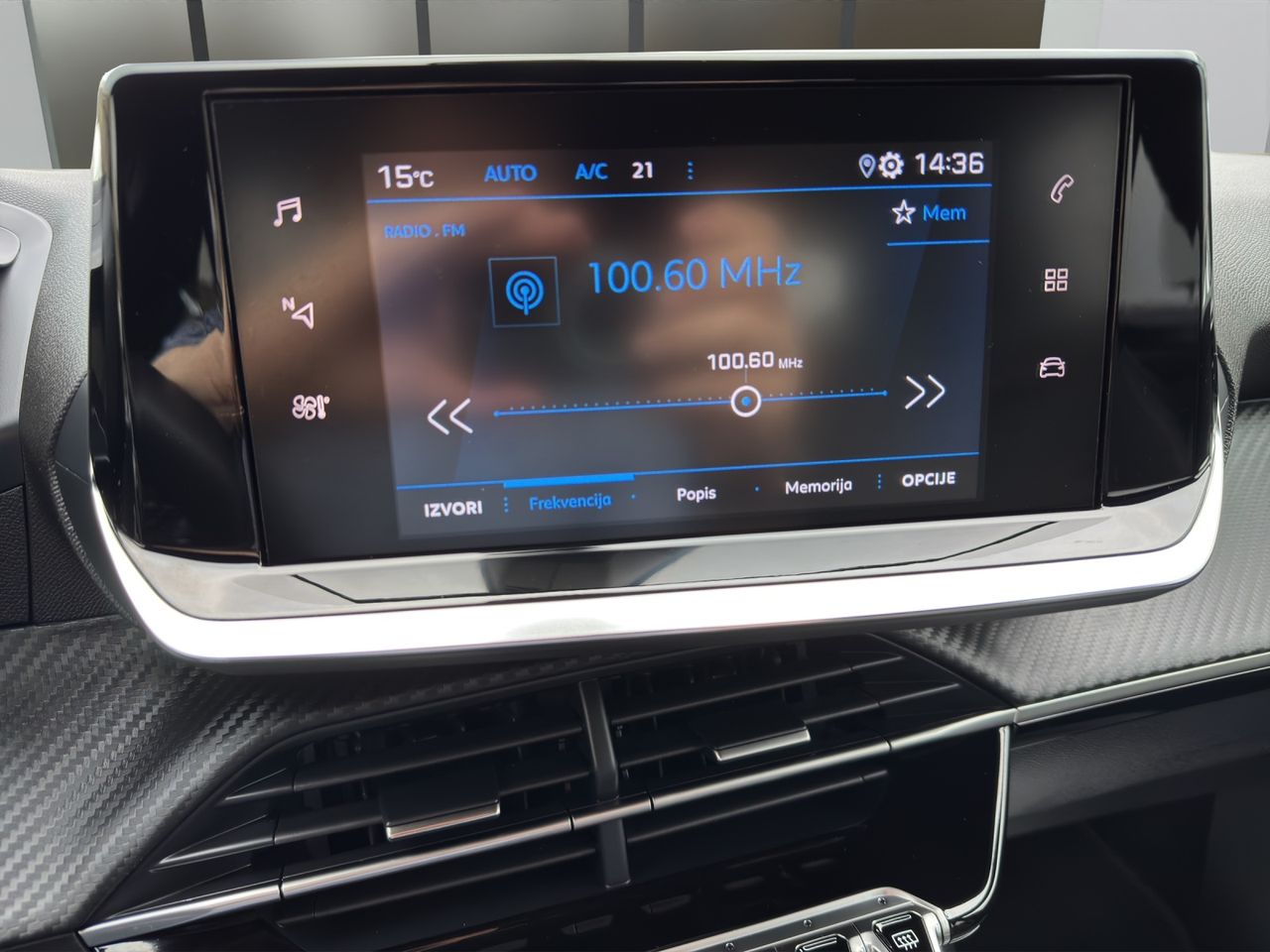 Zunanja slika - Peugeot 2008 - 1,2 PureTech 100 S&S Allure - 9