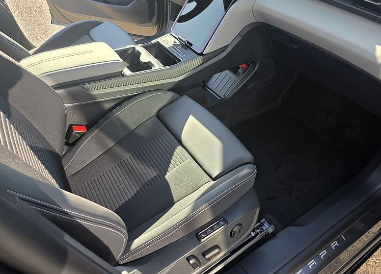 Zunanja slika - Ford Capri - Premium 77 kWh 210 kW  286 KM - 10