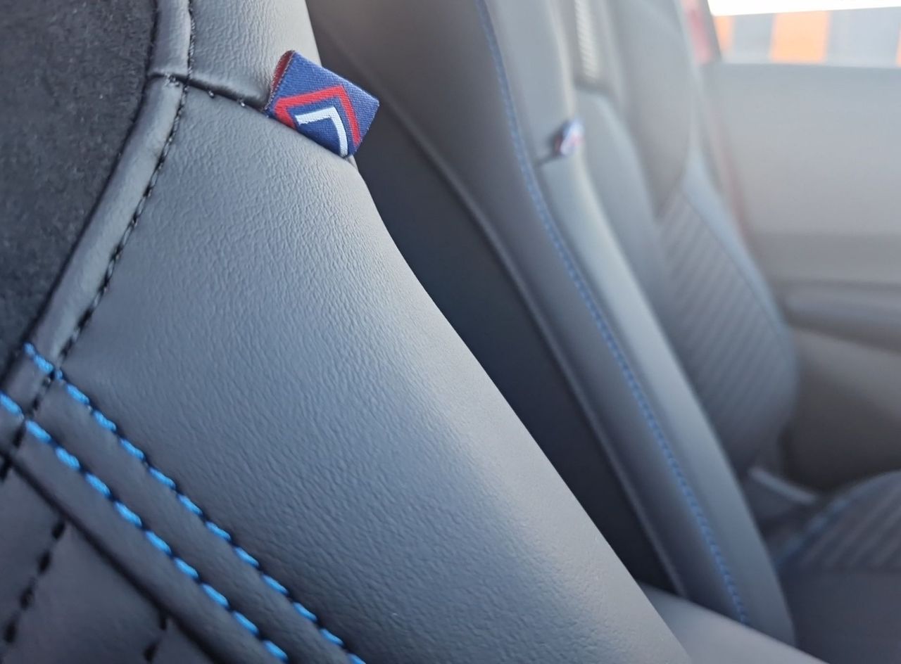 Zunanja slika - Renault Clio - esprit Alpine E-Tech 160 - 19