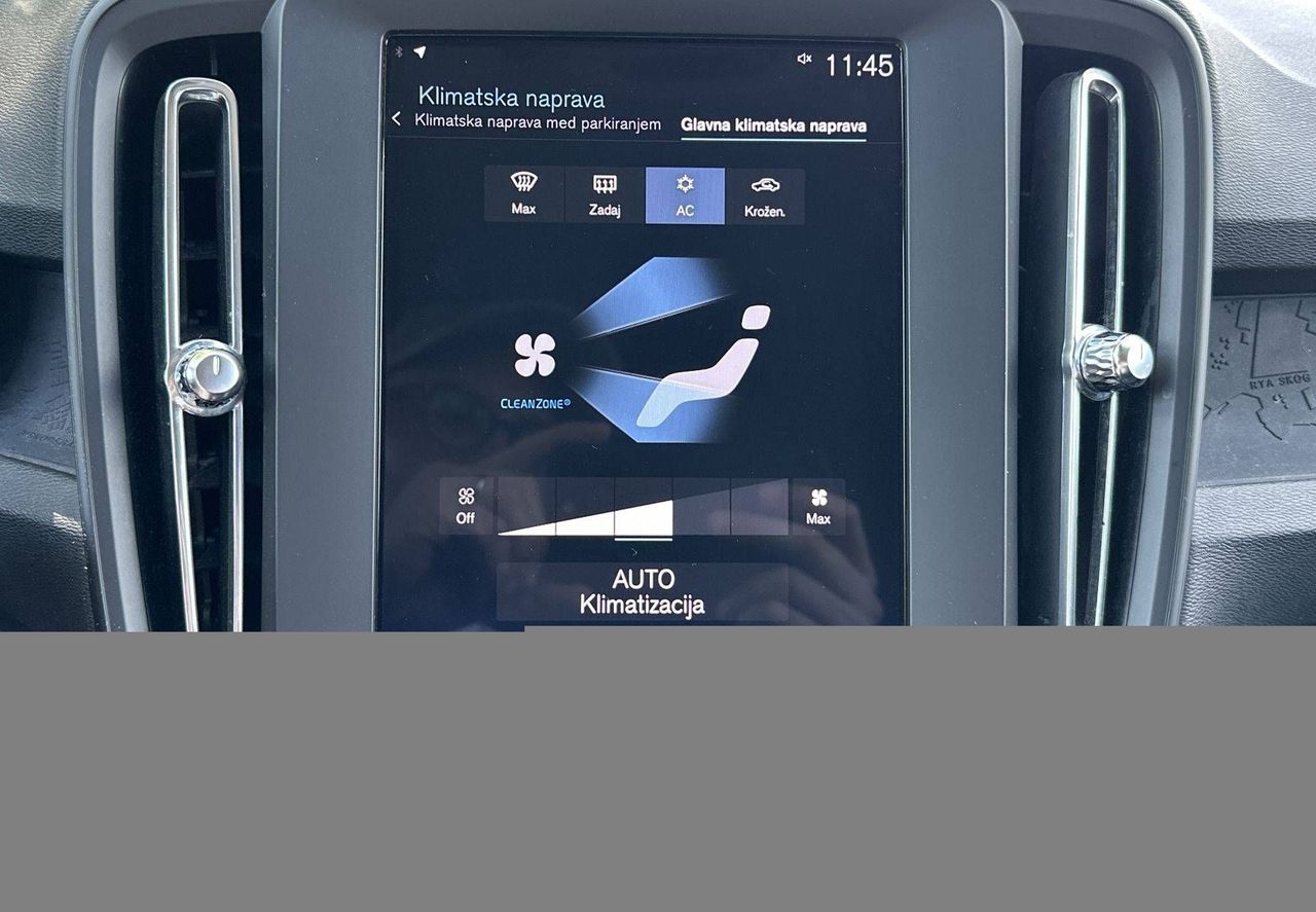 Zunanja slika - Volvo XC40 - D3 Momentum Avt. - 19
