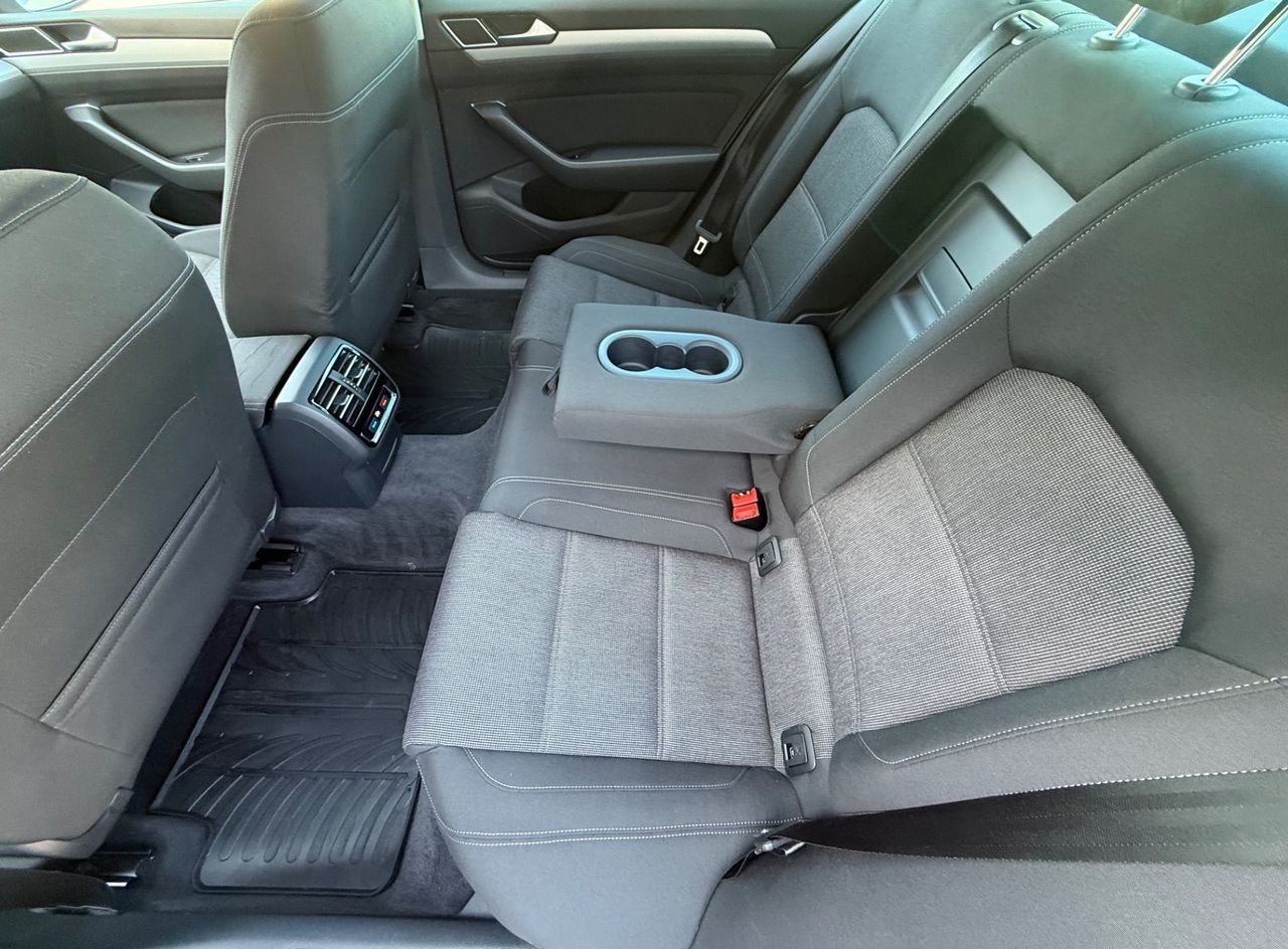 Zunanja slika - VW Passat - 2.0 TDI BMT Highline-Slovensko poreklo-Vel. serv.. - 16