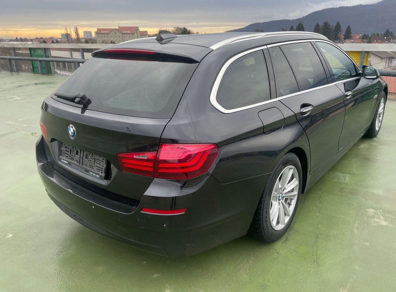 Zunanja slika - BMW Serija 5 - Touring: 520d 140 KW BI-XSENON.NAVI.USNJE.PDC S+Z - 4