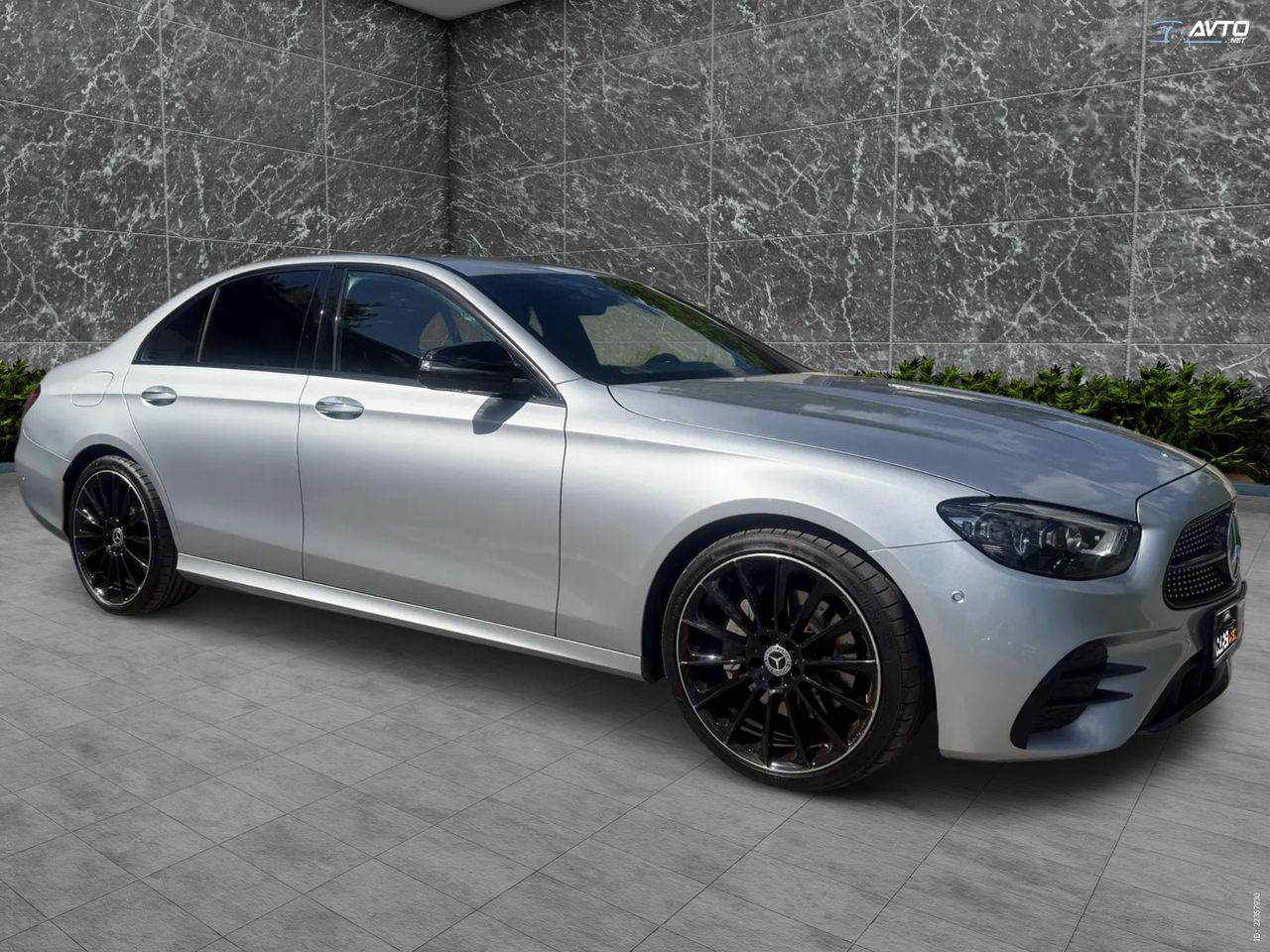 Zunanja slika - Mercedes-Benz E-Razred - E220d AMG WIDE MULTIBEAM WEBASTO PRIKLOP ALU20 - 6