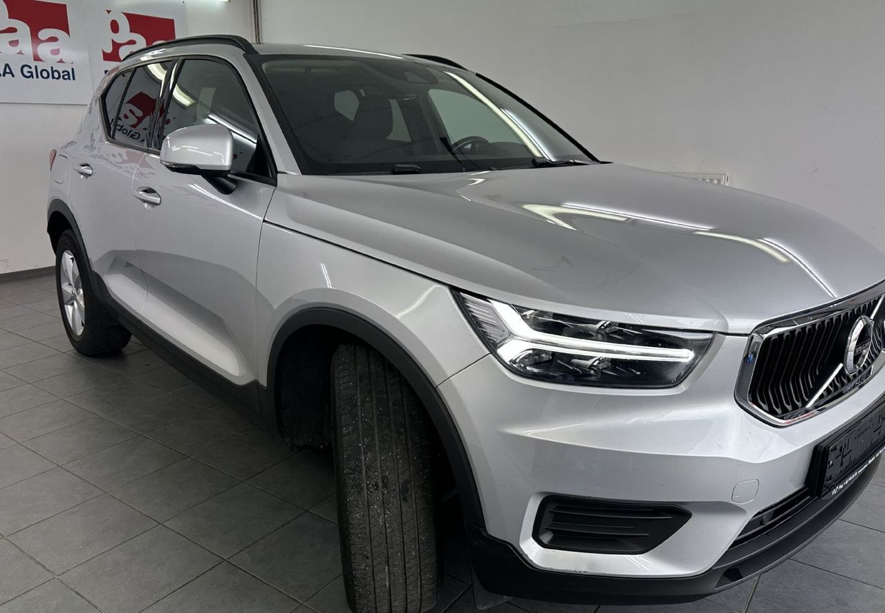 Zunanja slika - Volvo XC40 - D3 AWD Momentum Avt. KAMERA.NAVI.ALU.4X4.TOP - 2
