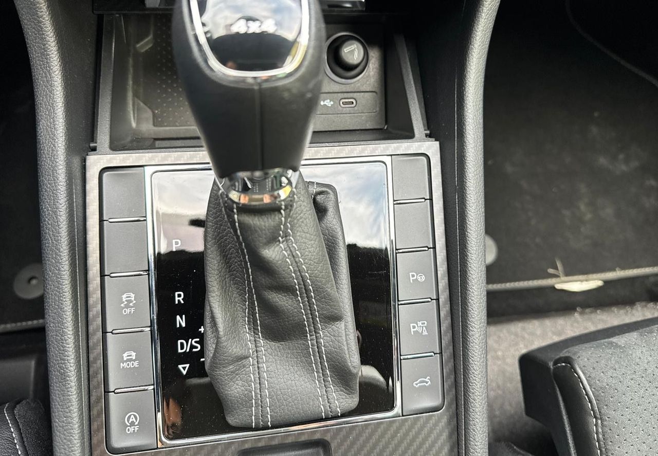 Zunanja slika - Škoda Superb - 4X4-N1-VIRTUAL-SPORTLINE-PANO-NAVI-360-ACC-MEMORY - 11