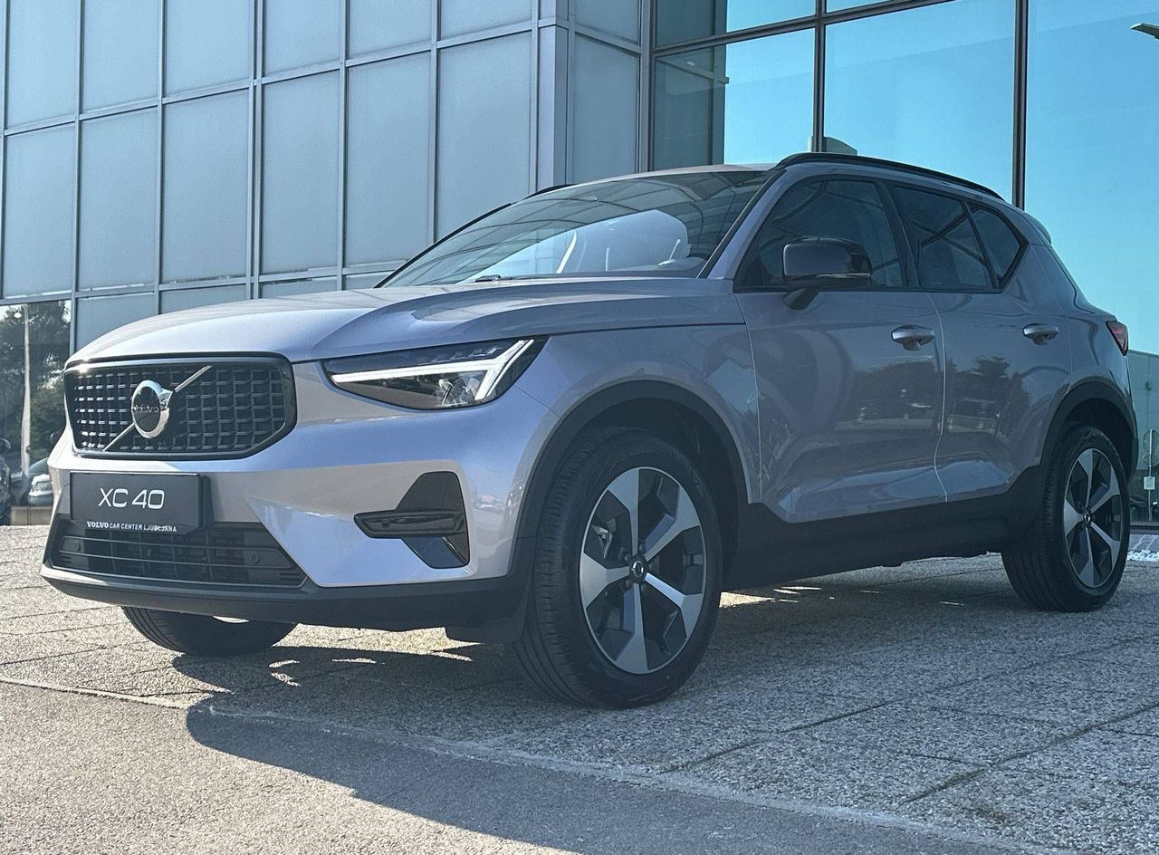 Zunanja slika - Volvo XC40 - B3 P Plus Dark AT DCT... - 1