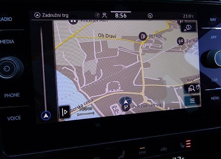 Zunanja slika - VW Passat - Variant 2.0 TDI BMT SCR Business DSG 150KM- Head UP- - 16