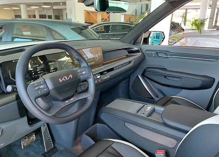 Zunanja slika - KIA EV9 - 99.8 kWh GT-Line Launch 141.5 kW  192KM - 7