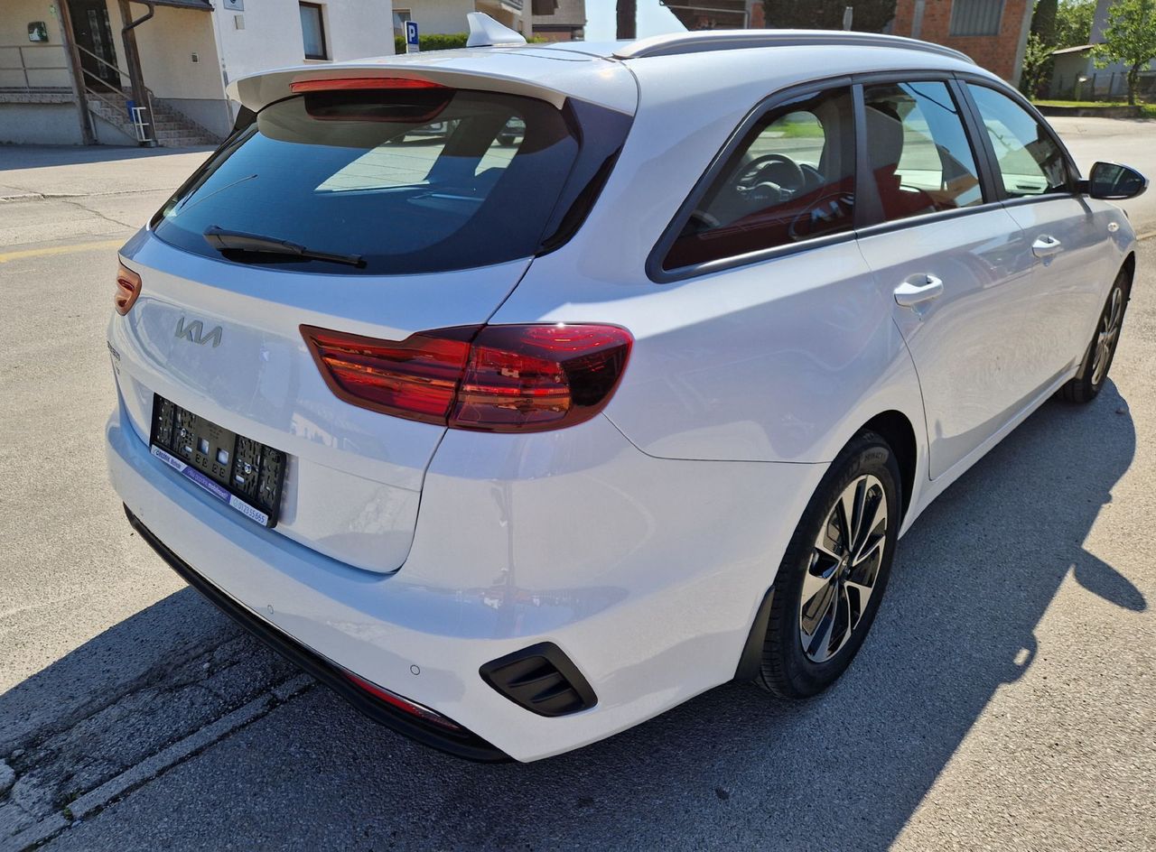 Zunanja slika - KIA Ceed - SW 1.5 T-GDi LX Champion + - 7