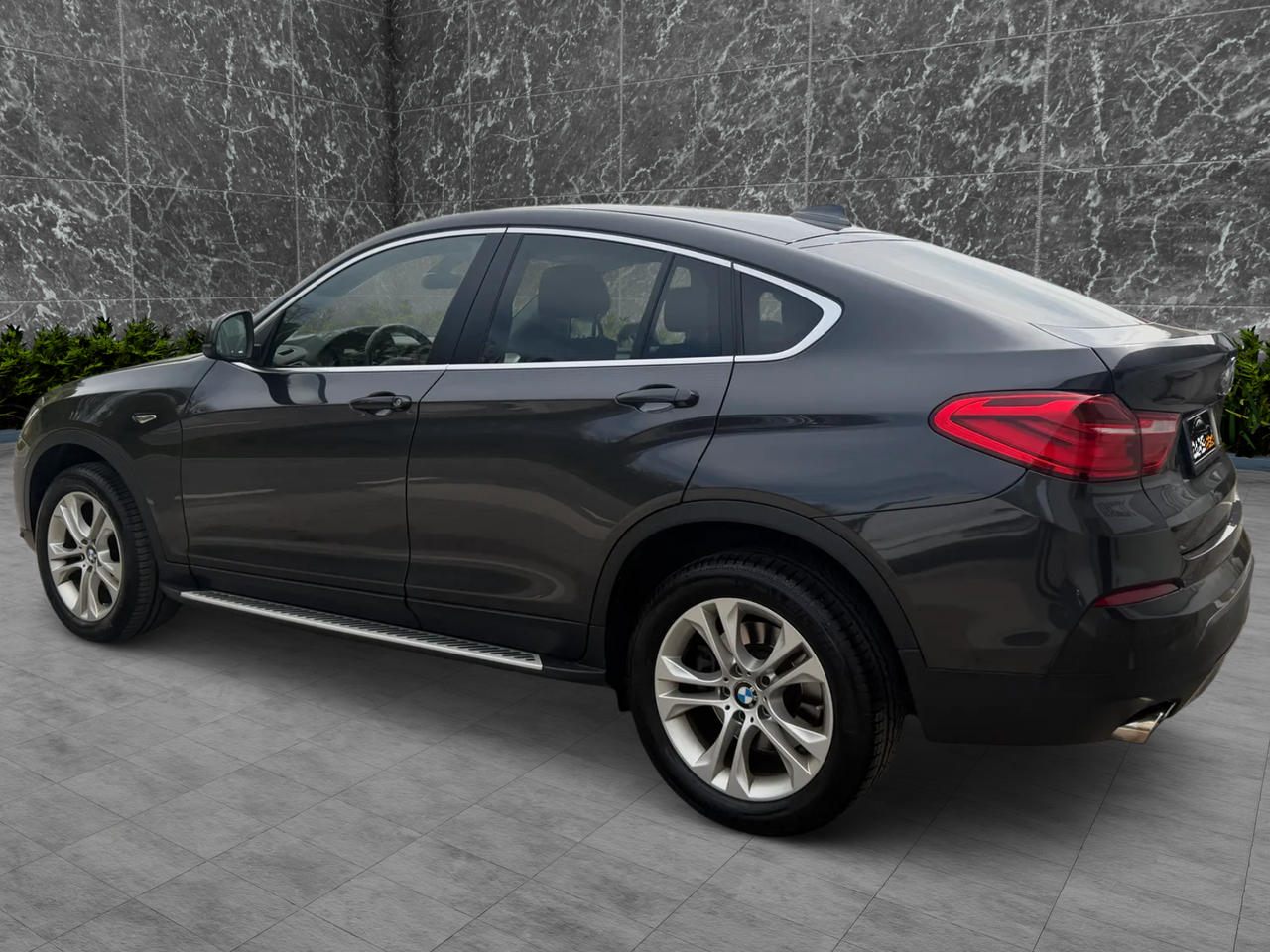 Zunanja slika - BMW serija X4 - X4 xDrive 20i Avt. 75.000km BI-XENON HUD PRIKLOP ALU - 5