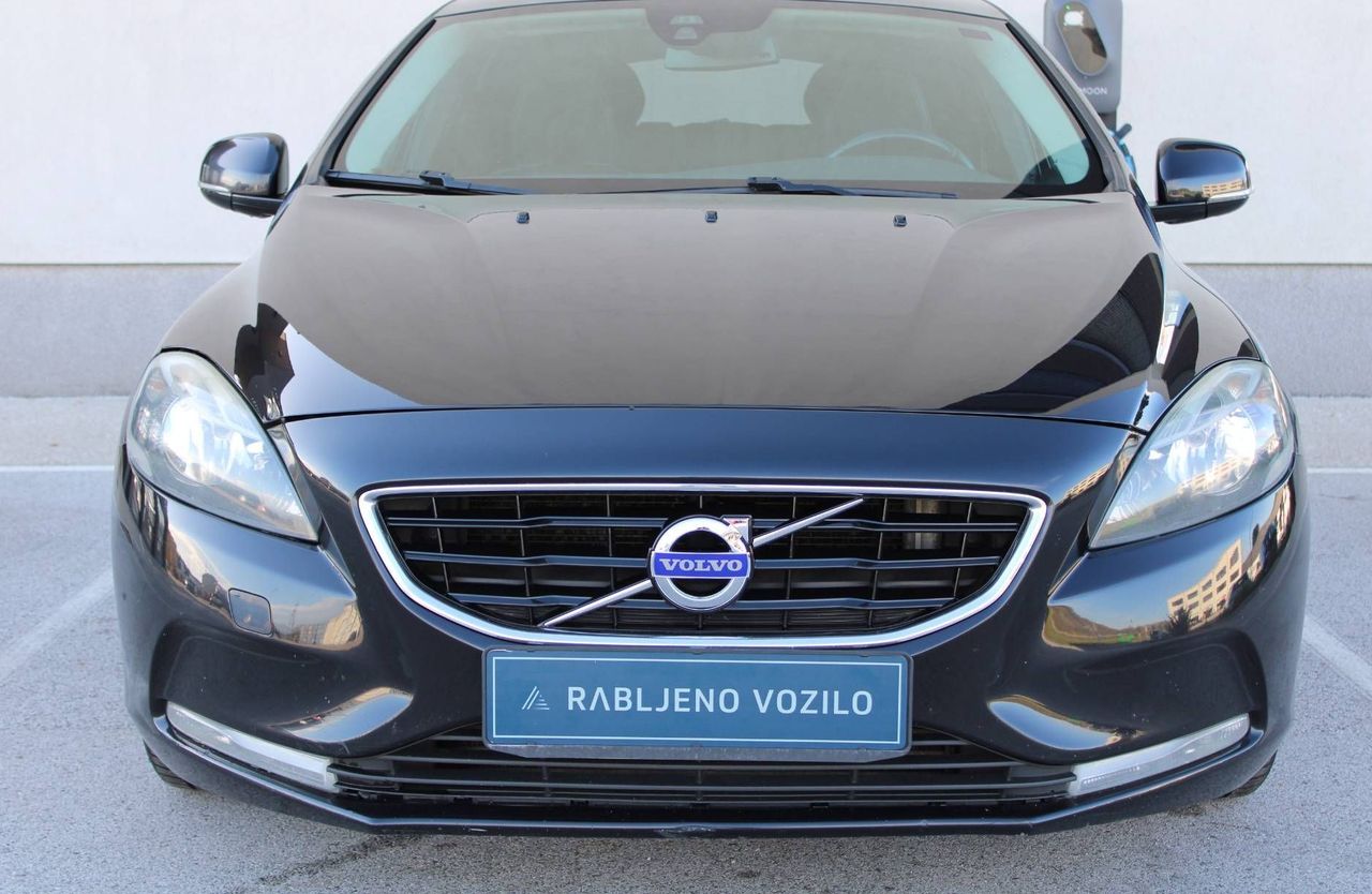 Zunanja slika - Volvo V40 - D2 Momentum PANO KAMERA NAVI PDC AVTO.KLIMA... - 2