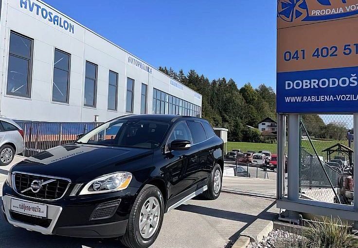 Zunanja slika - Volvo XC60 - DRIVe FWD MOMENTUM REDNO SERVISIRAN... - 2