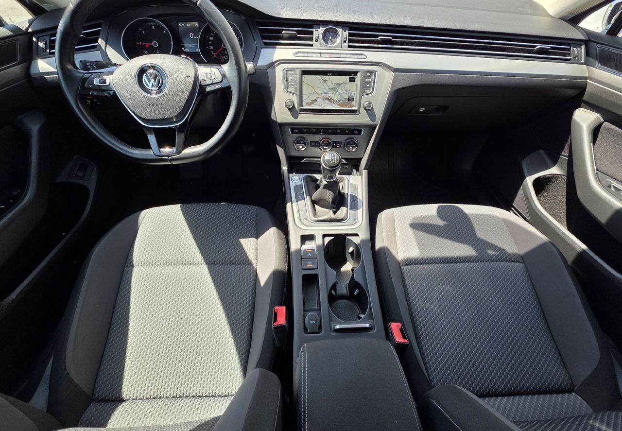 Zunanja slika - VW Passat - Variant 1.6 TDI BMT Comfortline.NAVI.GRETJE SEDŽEV. - 5