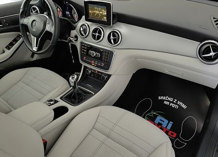 Zunanja slika - Mercedes-Benz GLA-Razred - 200-156KM-2XAMG-LINE-KAMERA-NAVI-GRET-SED-80.000KM - 10