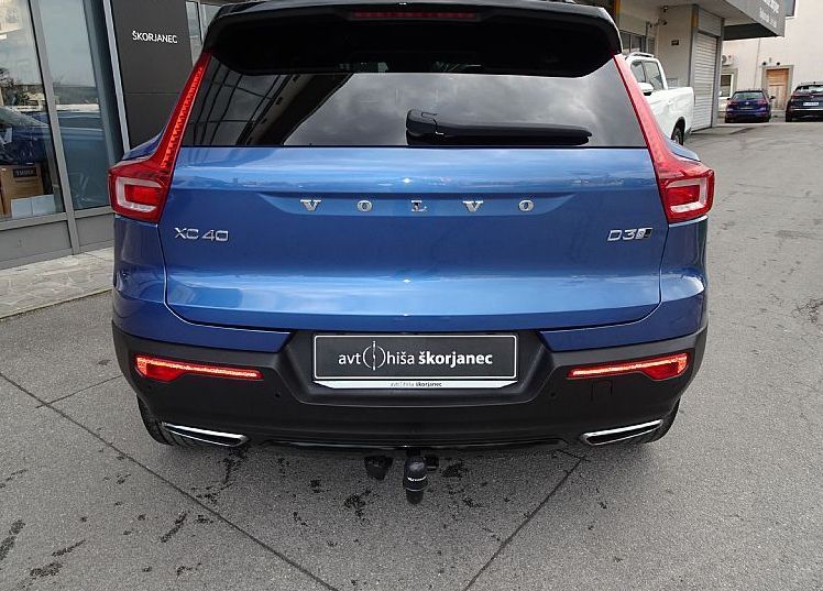 Zunanja slika - Volvo XC40 - D3 A AWD R-Design ODLIČNO OHRANJEN - 5